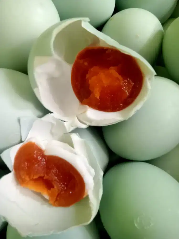 Telor asin mateng dan mentah