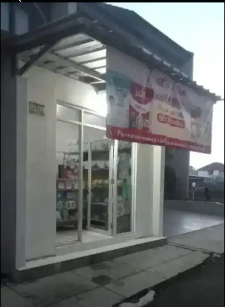 DISEWAKAN TOKO GERBANG UTAMA AKSES ALFAMIDI DAN RUMAH SAKIT DEPOK