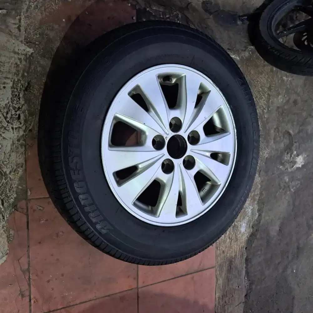 Innova serep mobil innova r15 ban serep