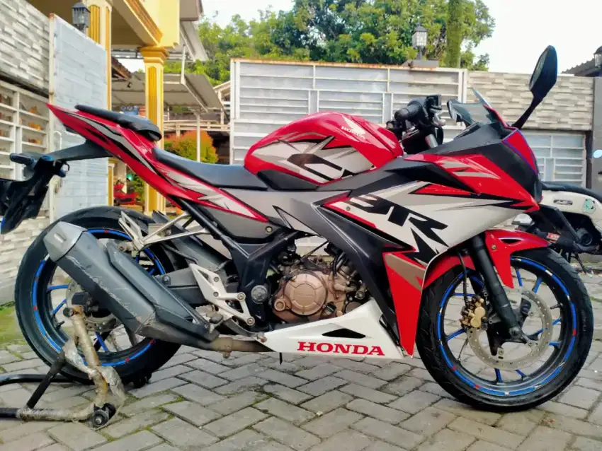 Honda CBR facelift pajak hidup lengkap sehat keterangan detail dibawah