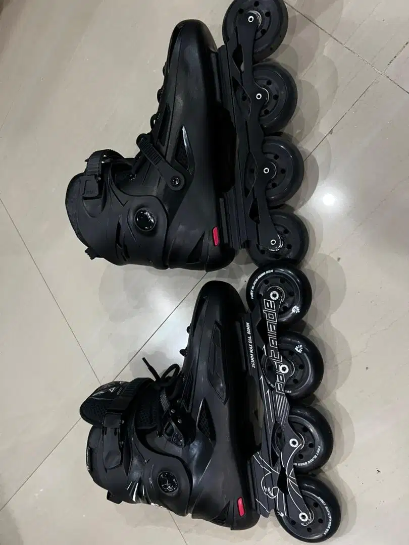 sepatu roda flying eagle size 40-41