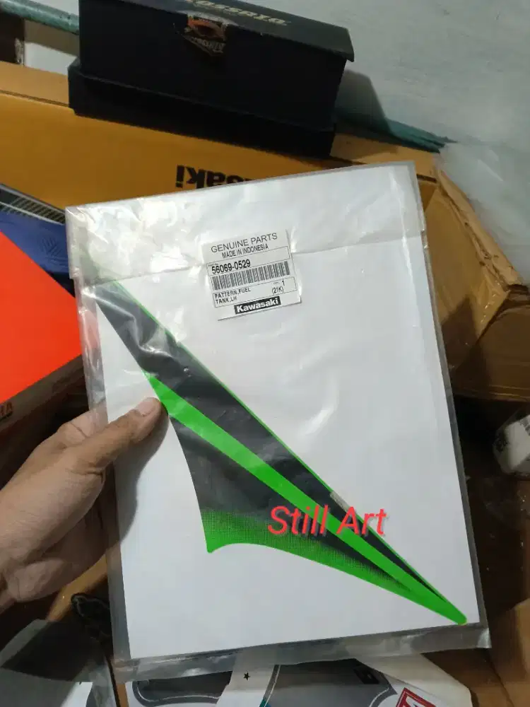 Stiker striping lis decal tangki ninja rr se old 2011 (hny bagian kiri