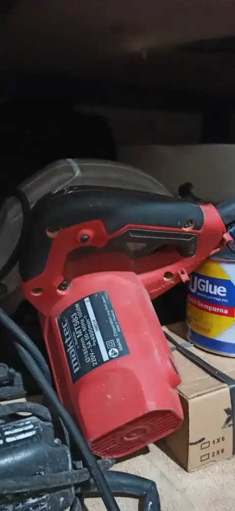 Maktec gergaji MT 583