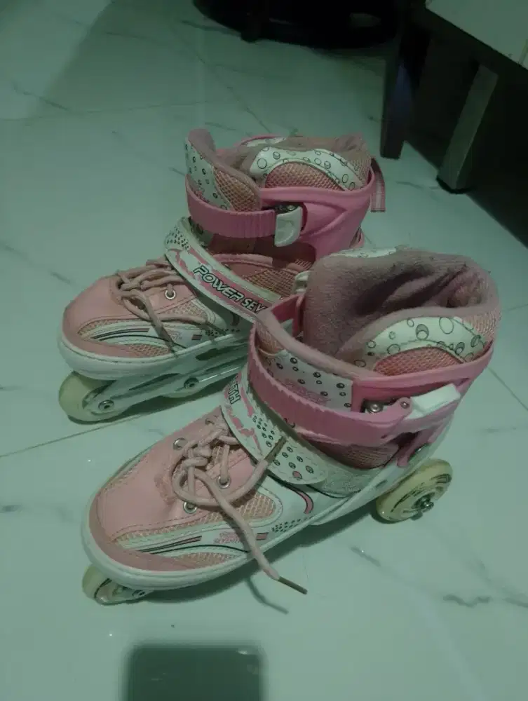 Sepatu Roda Merk Power Sevent