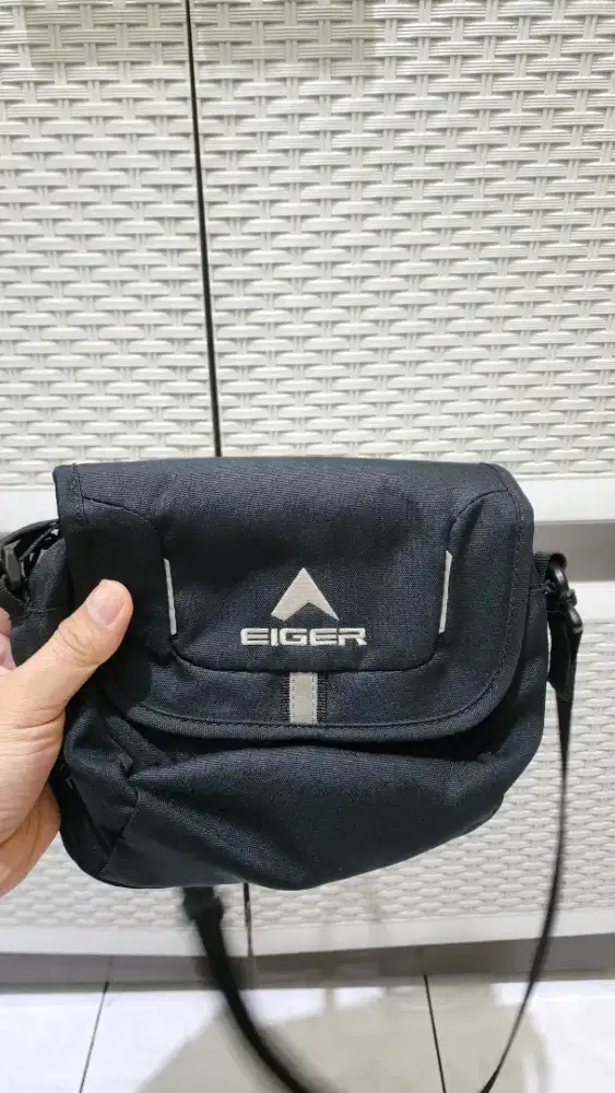 Tas selempang eiger