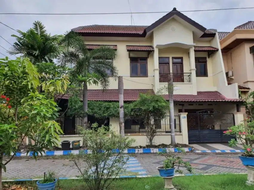 RUMAH MEGAH HOOK DI PERUMAHAN PURI INDAH 10 MENIT KE PINTU TOL