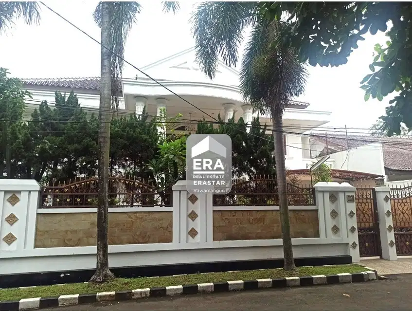 Rumah luas dan mewah 2 lantai di Megapolitan Cinere Depok
