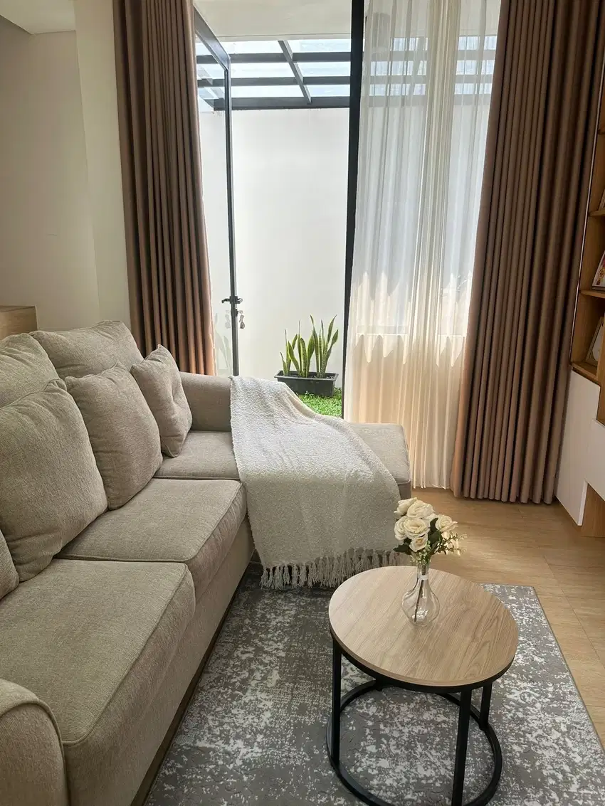 Disewakan Rumah Cakep Full furnished di Park Serpong