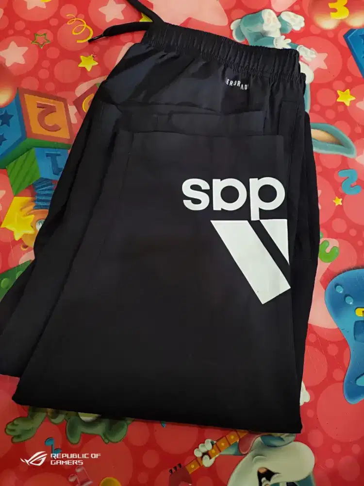 Dijual celana Adidas