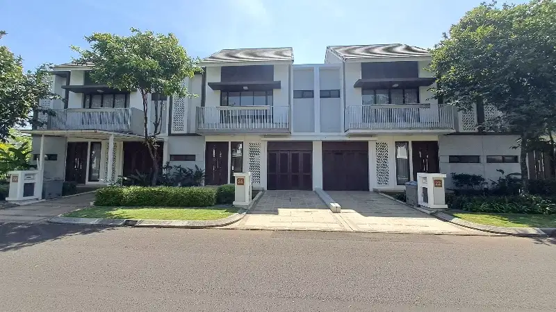 Dijual rumah di summarecon Bandung dekat club house