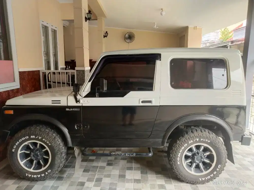 Dijual Jimmy SJ410 Thn 1990  4 x 4