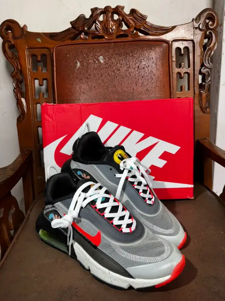 Sepatu Nike AIRMAX 2090 size 40