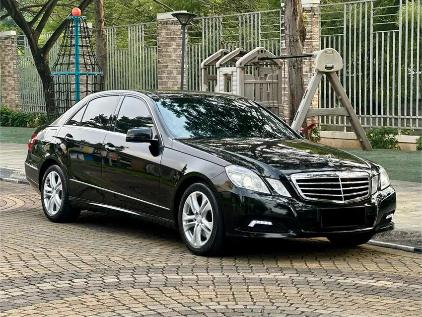 CASH Mercedes Benz E300 Full Option Avantgarde 2009