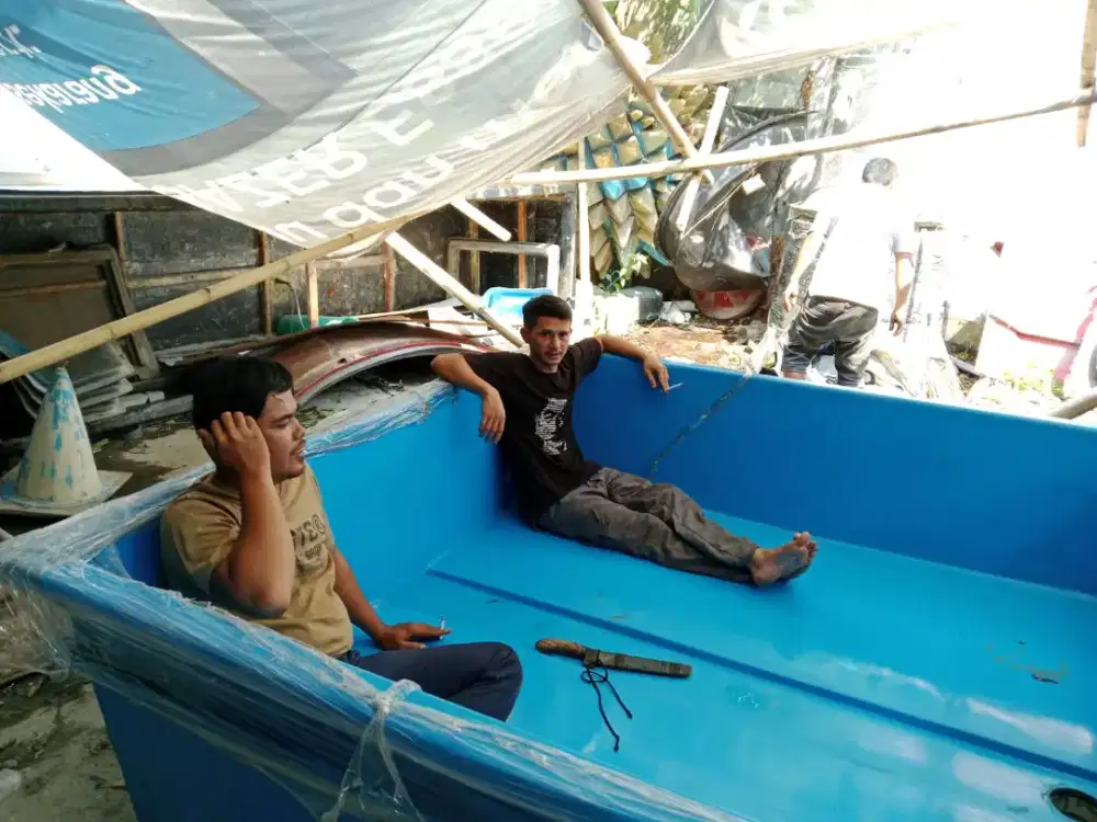 kolam renang anak fiberglass minimalis