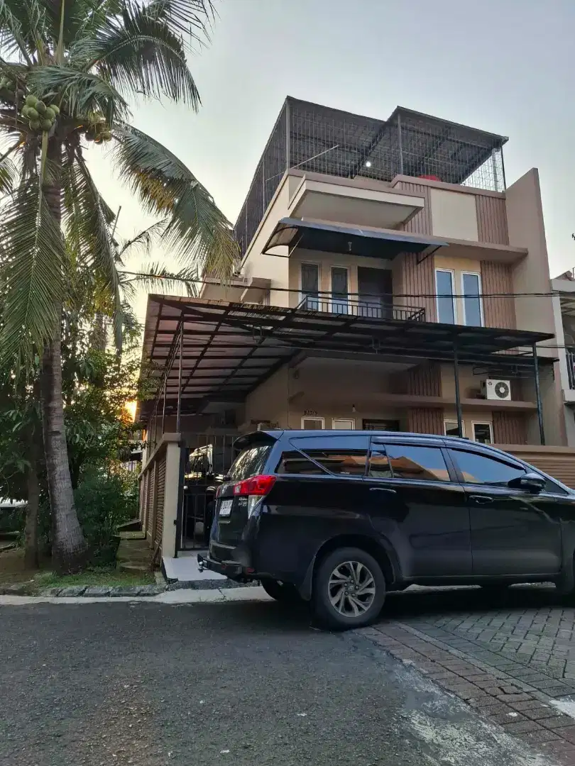 Dijual rumah 3 lantai, hook 9x16, citra garden 2 ex