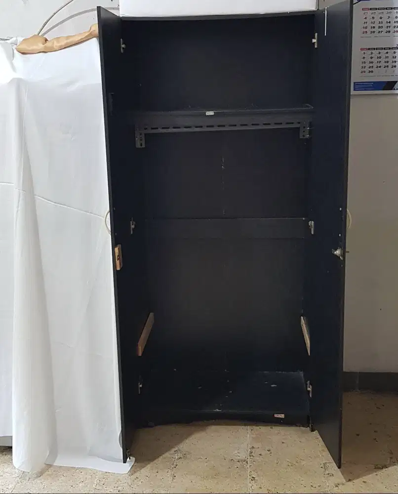 Lemari Pakaian Rak Baju Second Bagus