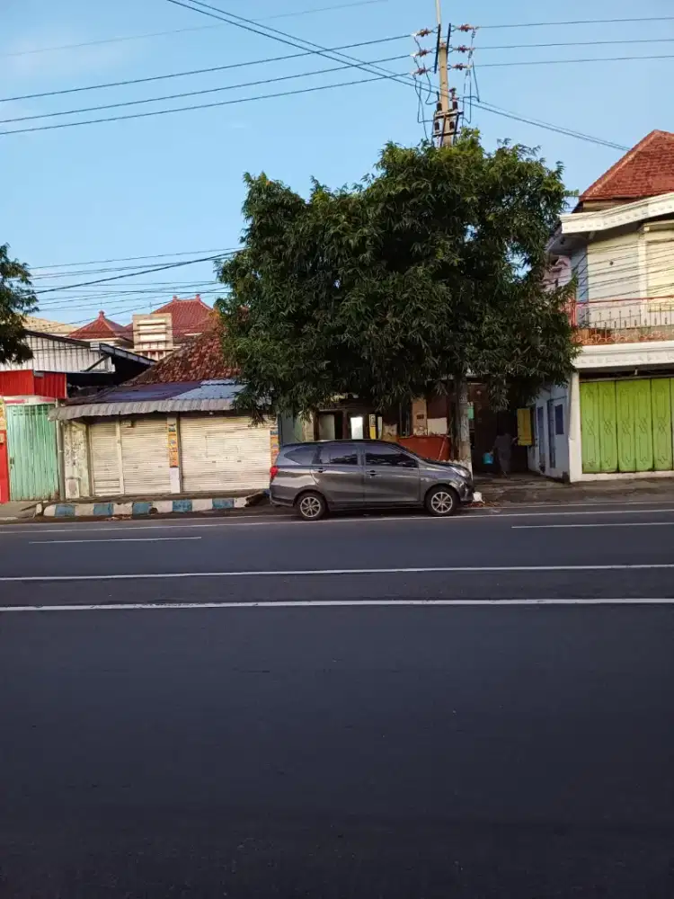 Jual Rumah dan Tanah Jalan Sultan Agung Full Kayu Jati