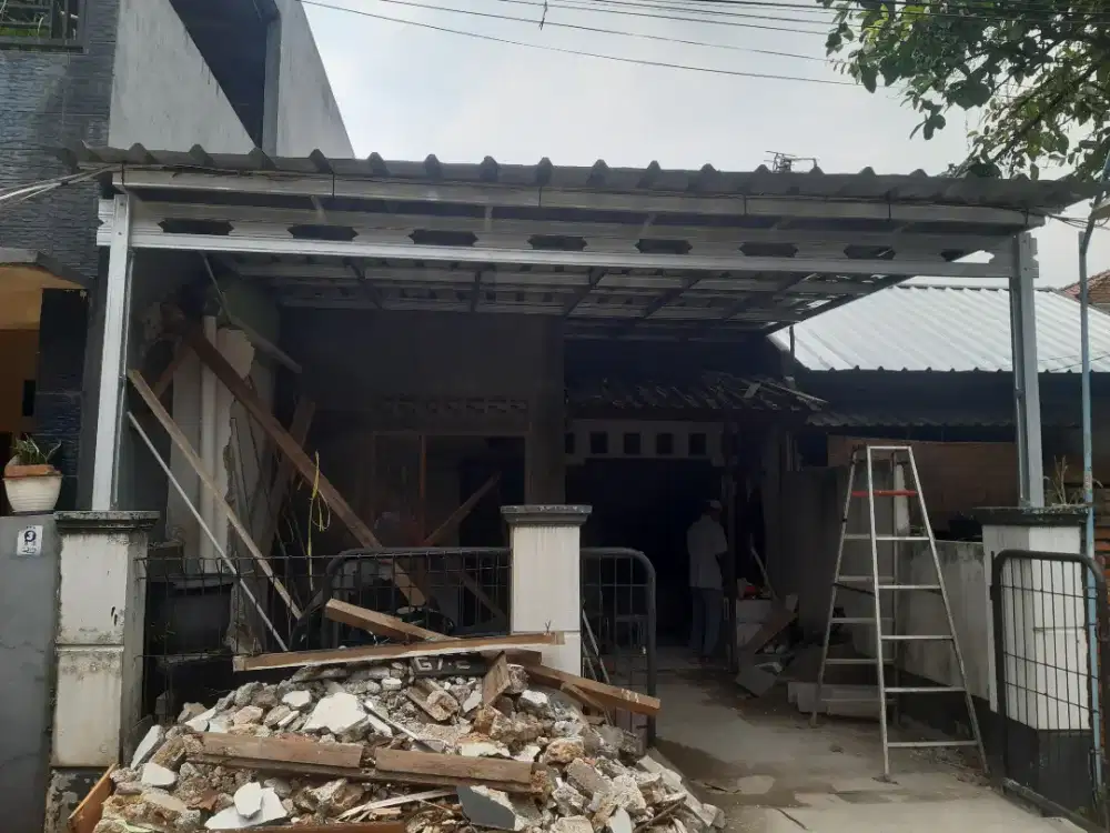 Kanopi Baja ringan terpasang