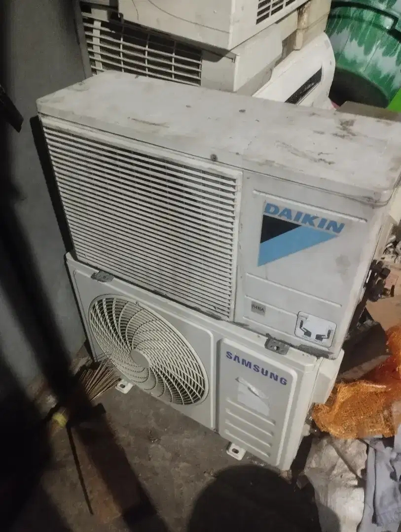 Produk jual beli AC bekas dan AC rusak
