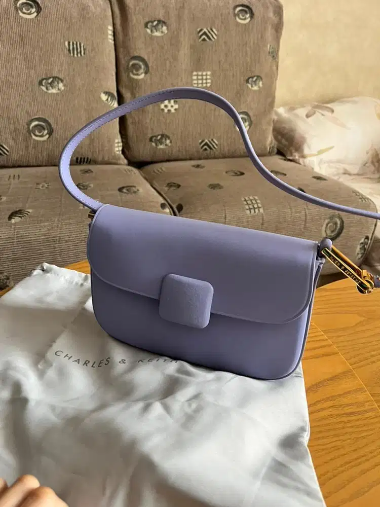 Tas Wanita CnK Charles n Keith Ori NEW Purple Violet