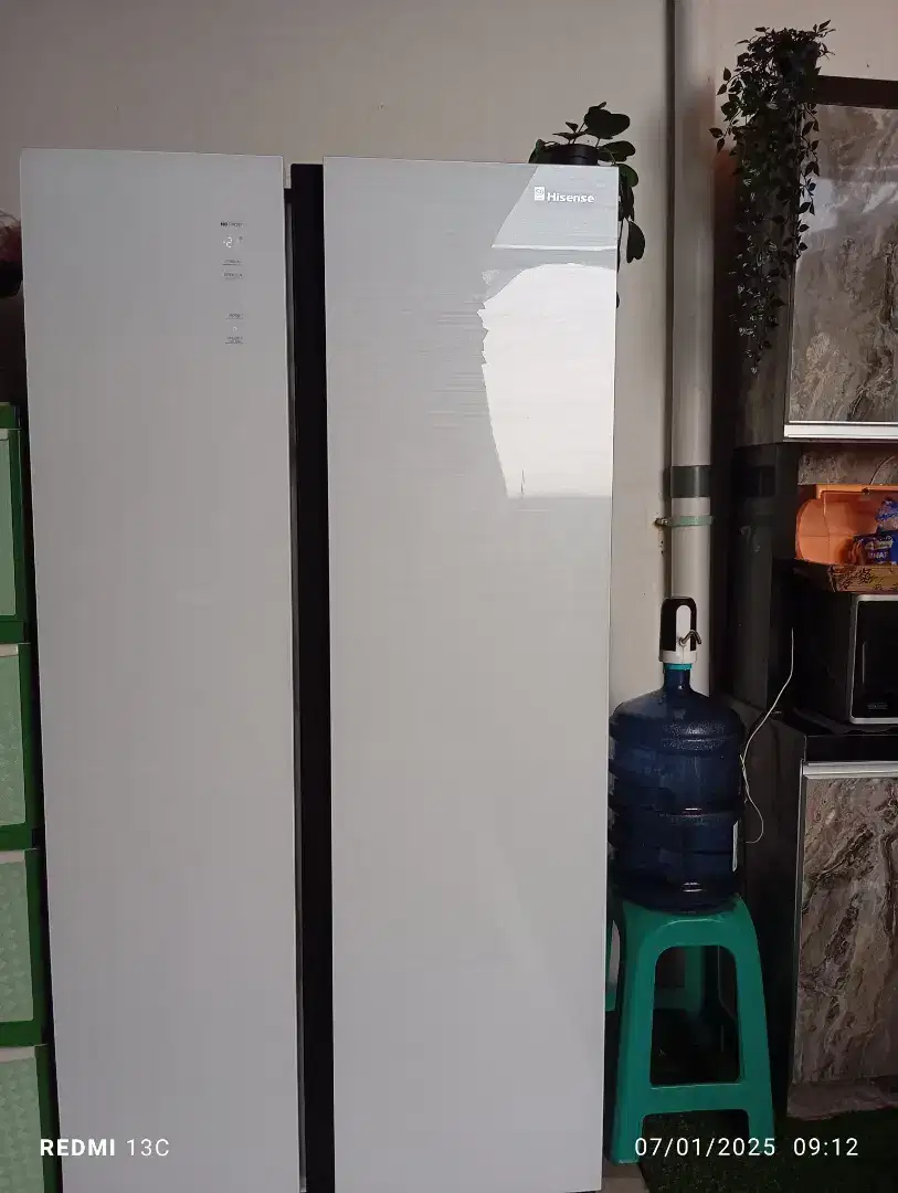 Kulkas Hisense side by side