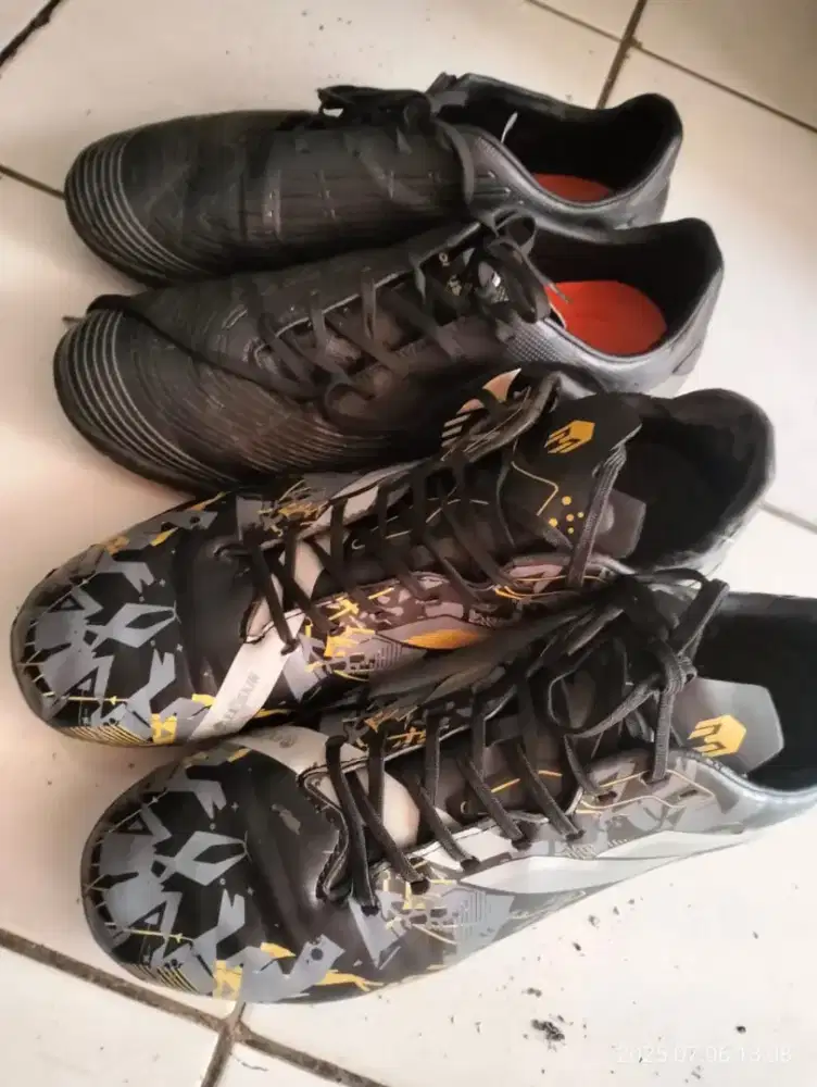 Sepatu bola & futsal
