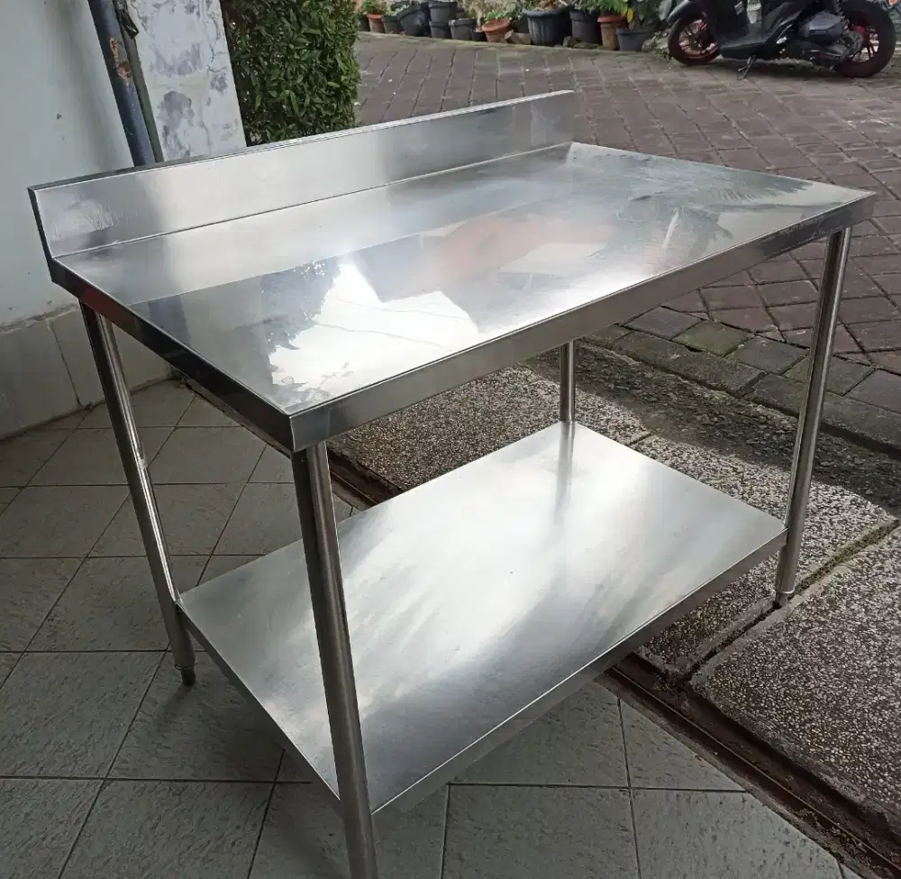 Meja kerja stainless
