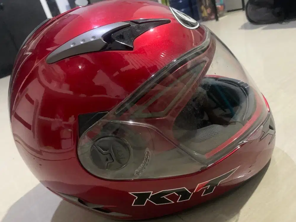 dijual helm KYT full face M second