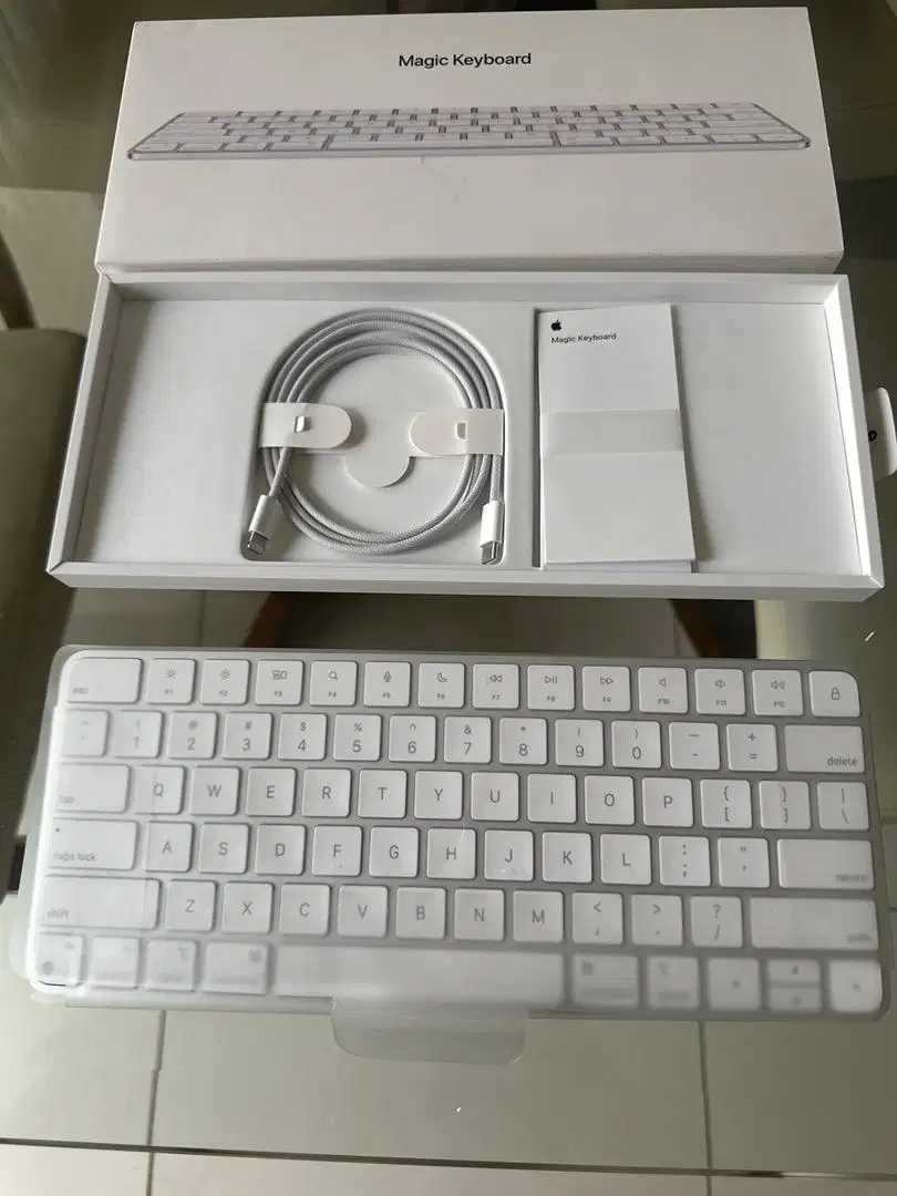 APPLE MAGIC KEYBOARD