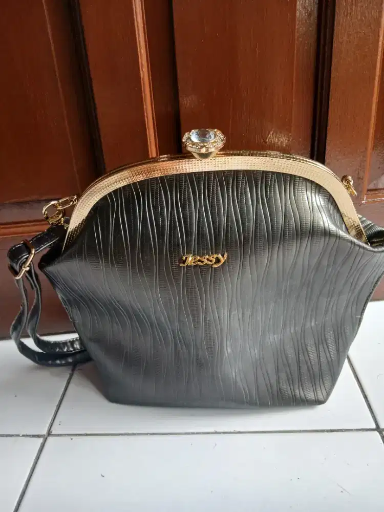 TAS MEREK JESSY