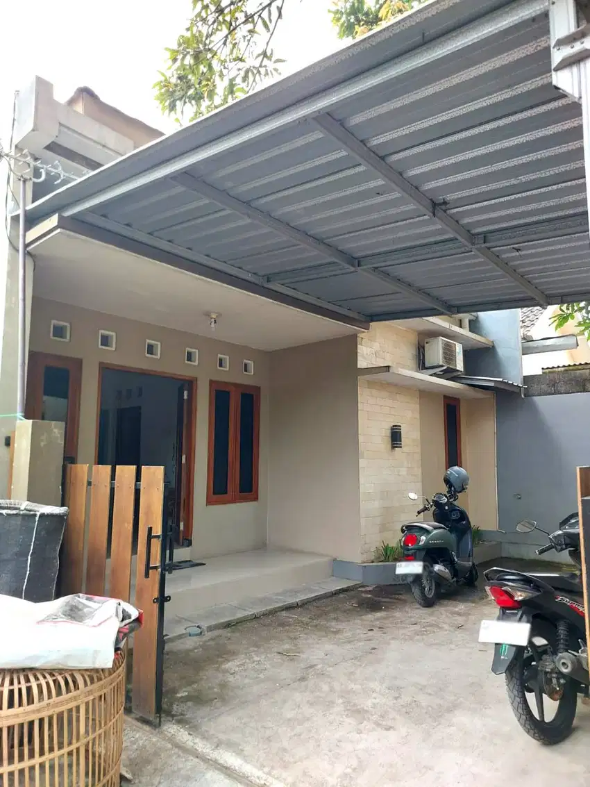 Rumah Modern di Sidomoyo dekat Jalan Godean