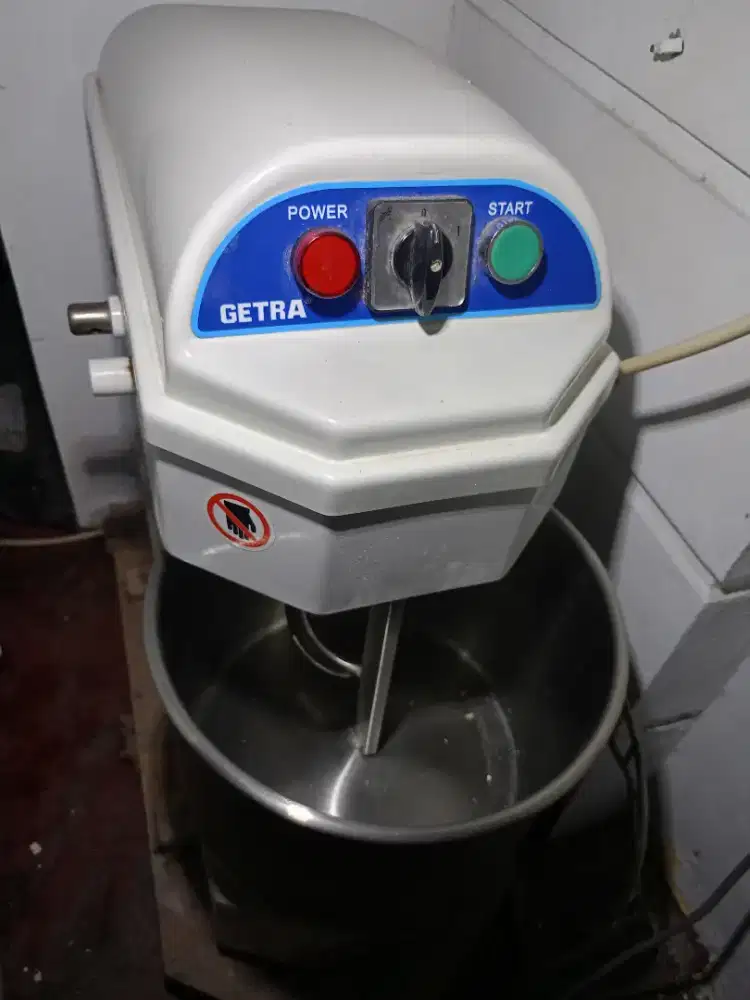 Mixer Roti spiral merk Getra 10 liter