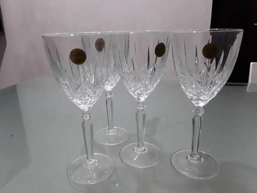 Gelas wine crystal 4 pieces