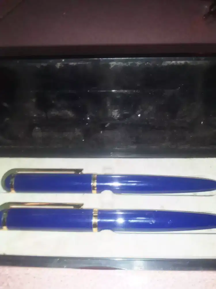 Pulpen sepasang biru