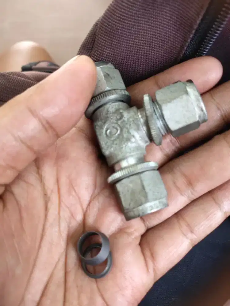 Union tee , tube fitting