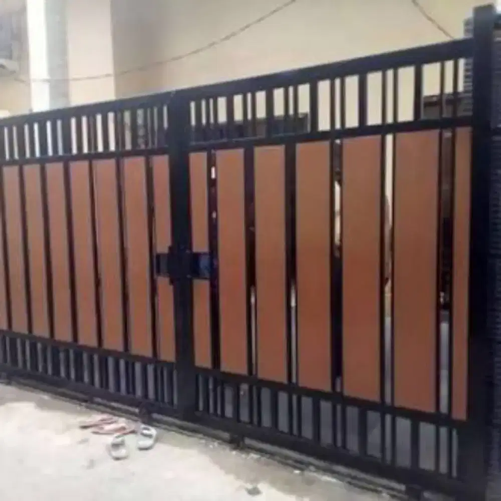 Pagar gerbang minimalis motif kayu wooplng rangka hoolw galpanis