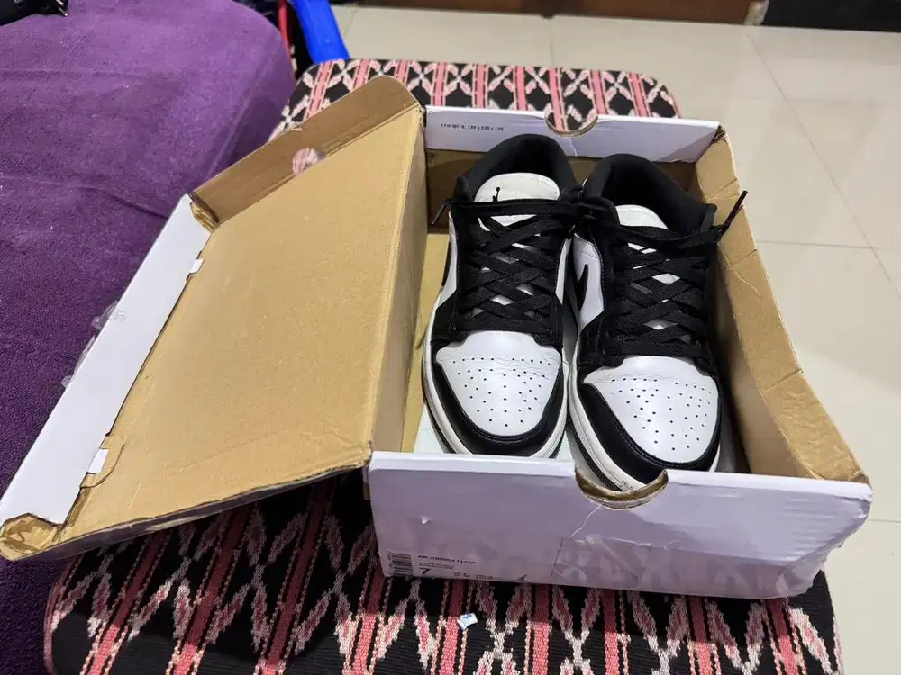 Air jordan 1 low panda size 40 original
