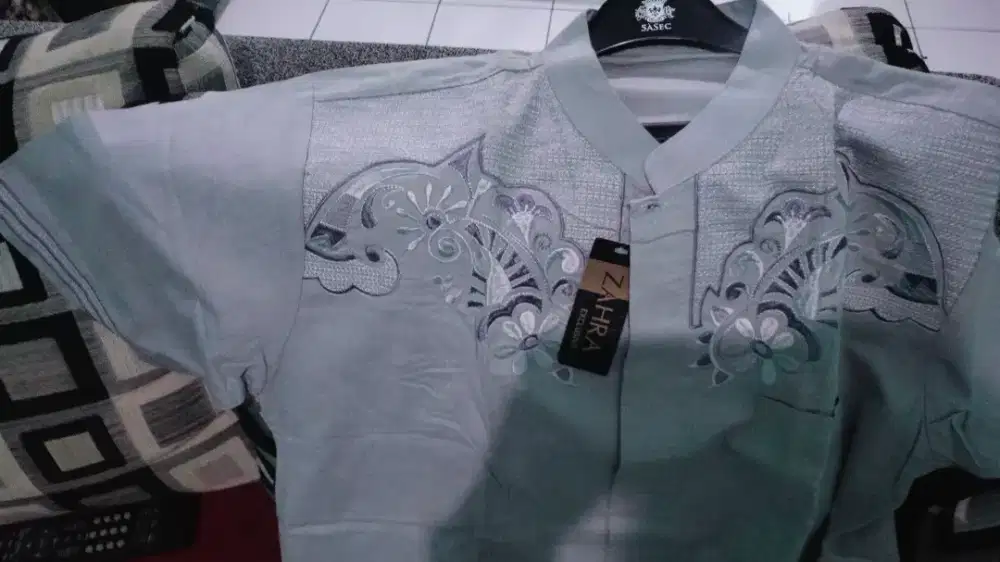 Koko pendek warna abu size L