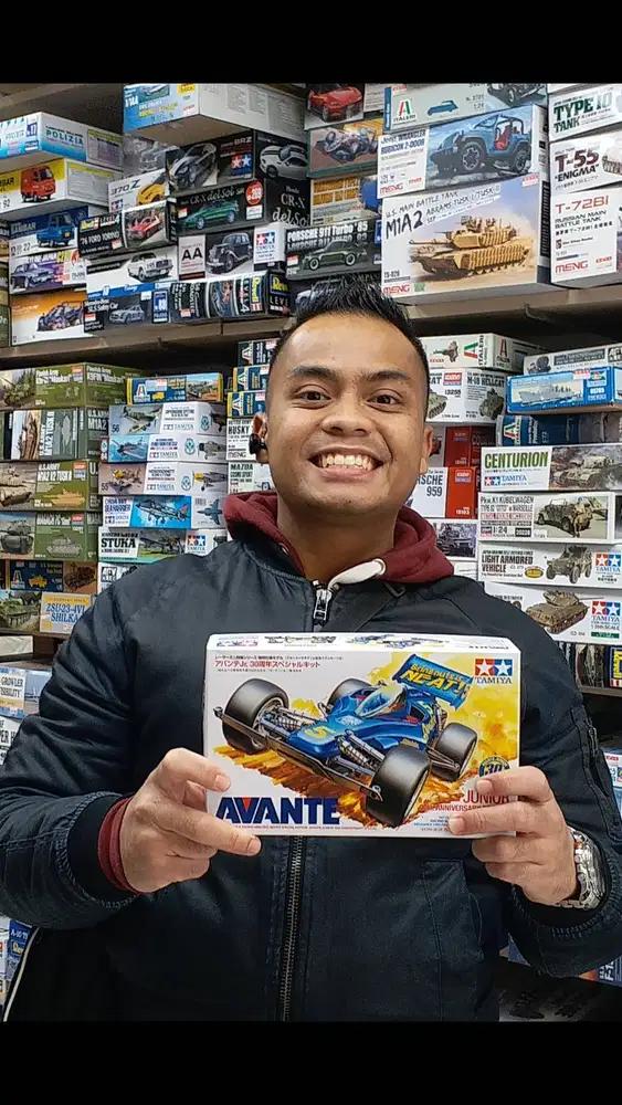 TAMIYA Avante Jr. 30th Anniversary Edition