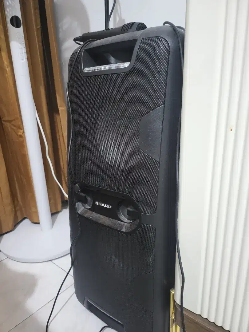 Speaker karoke merk sharp