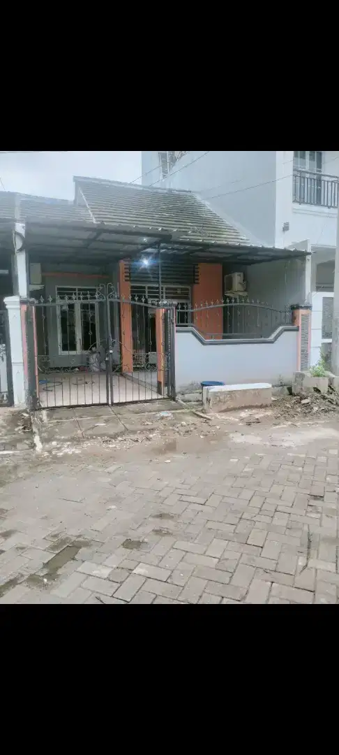 Di sewa rumah Medang  lestari