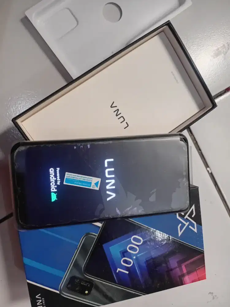 Handphone LUNA X PRO