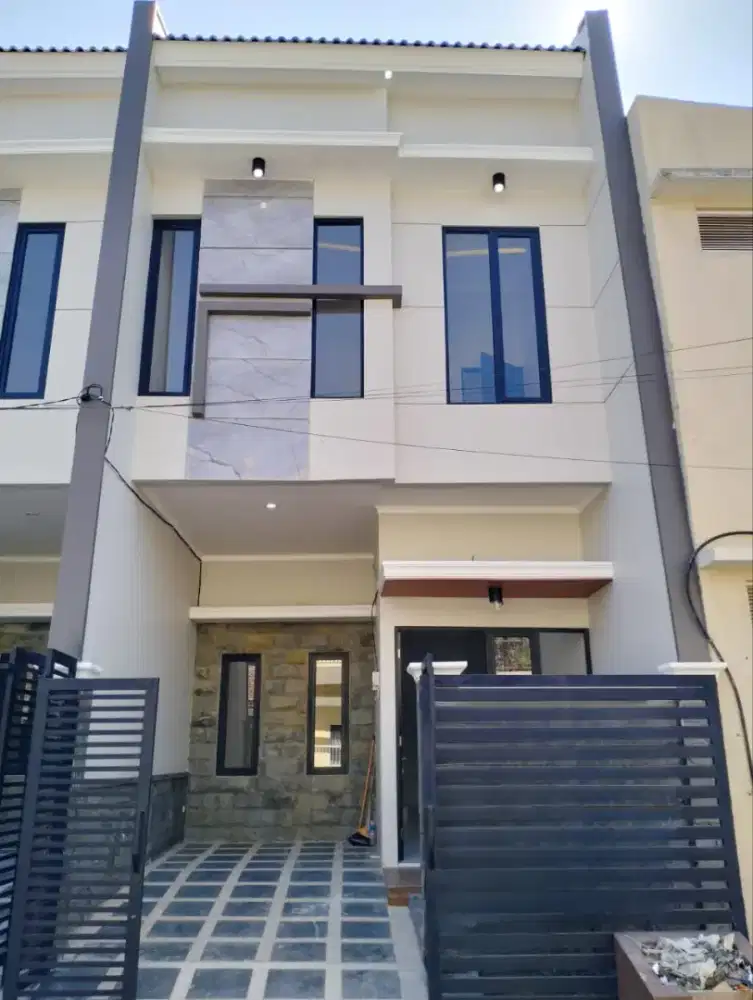 Dijual rumah baru gres mulyosari dekat mall pcm