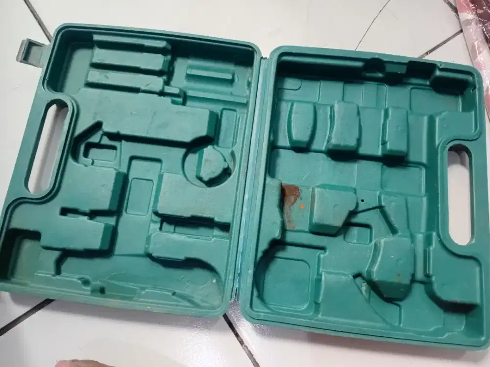 Toolbox Hijau Alat Tukang