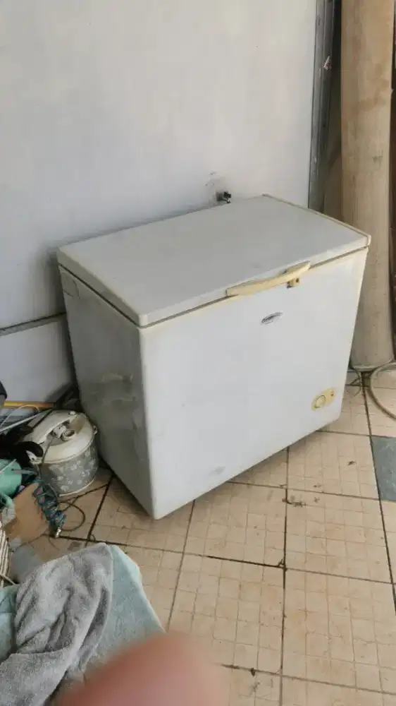 Freezer kapasitas 200L
