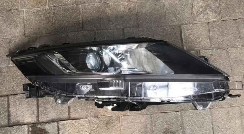 Headlamp Pajero 2023