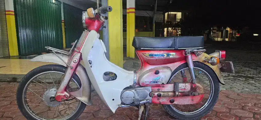 Honda c70 tahun 1979