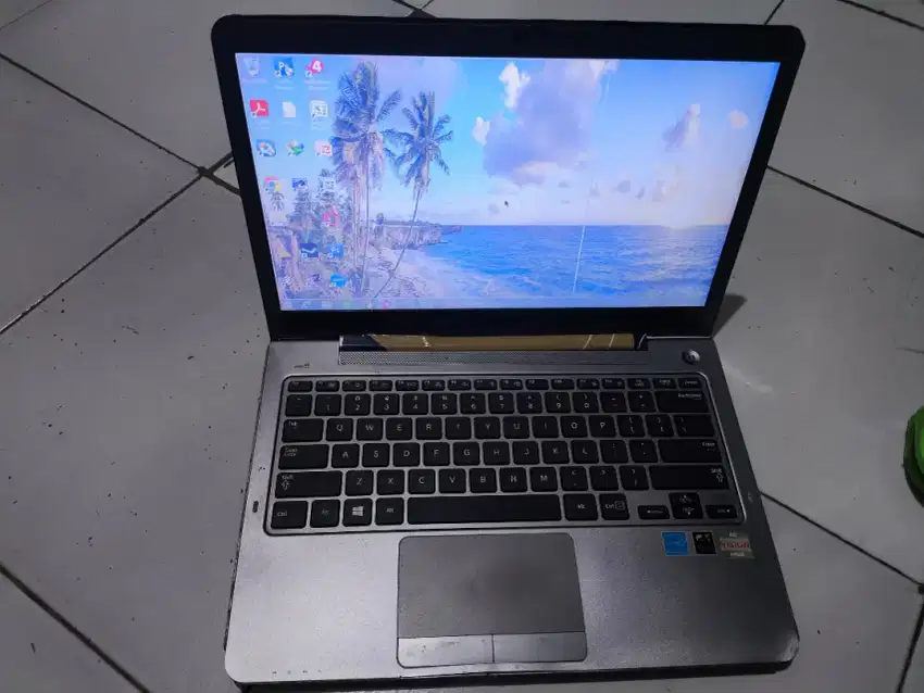 Yg php minggir, Samsung slim AMD A6-4455M Ram 8 GB with redeon 2 Ghz