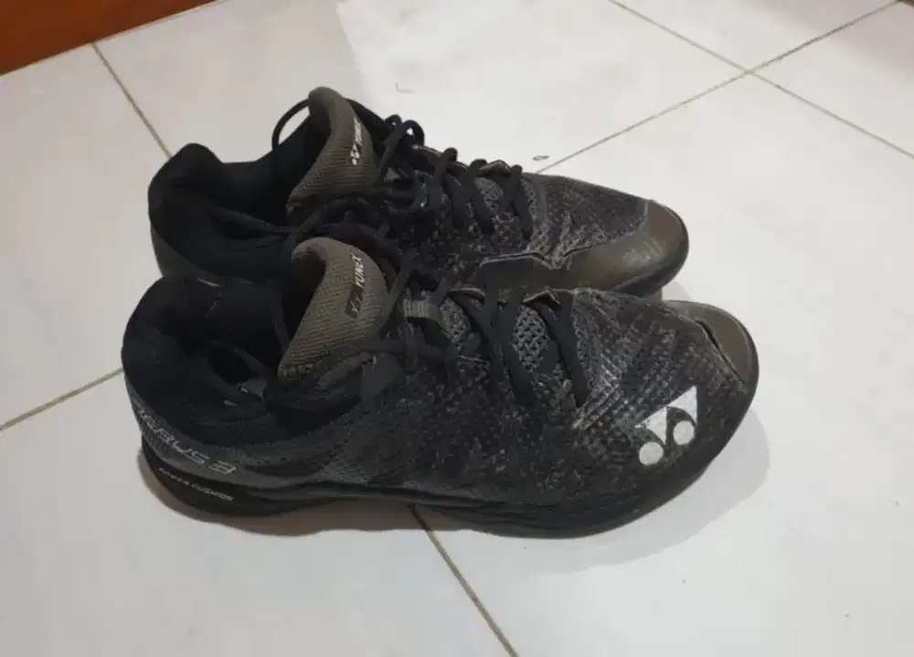 Sepatu yonex aerus 3 original size 42