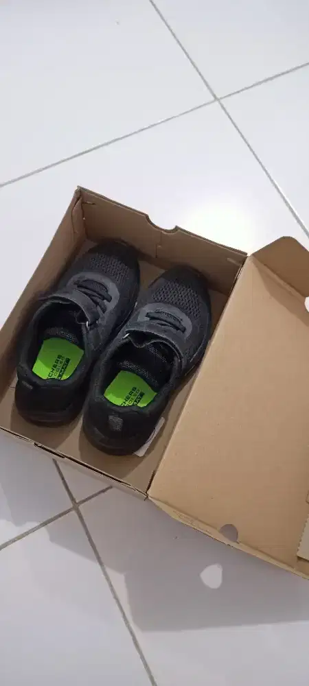 Sepatu Sekolah Skechers Ori